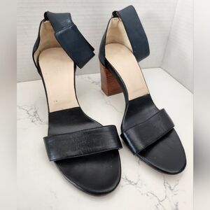 Chloé Two Tone Ankle Strap Block Heel Sandals Seawater Navy Black Leather Sz 5.5